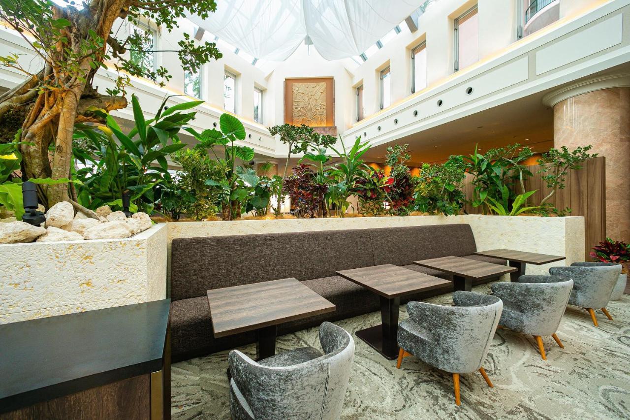Oriental Hotel Okinawa Resort & Spa Nago Dış mekan fotoğraf The interior of the hotel