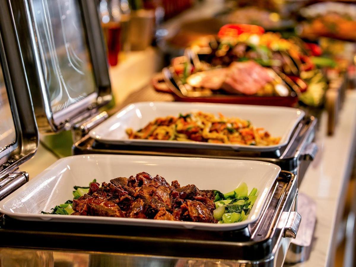 Oriental Hotel Okinawa Resort & Spa Nago Dış mekan fotoğraf A chafing dish