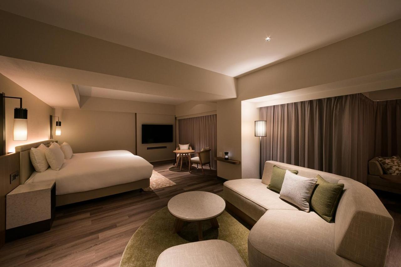 Oriental Hotel Okinawa Resort & Spa Nago Dış mekan fotoğraf A suite at the hotel