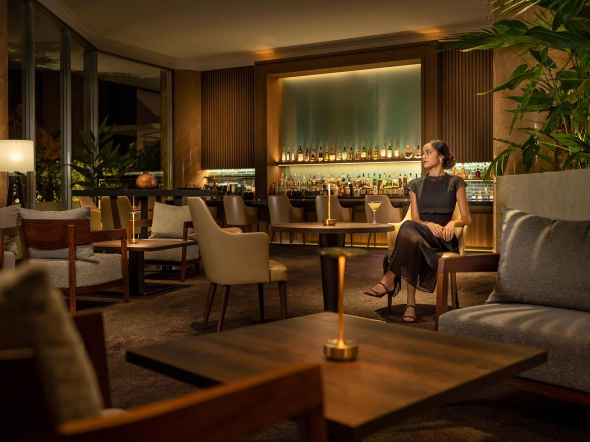 Oriental Hotel Okinawa Resort & Spa Nago Dış mekan fotoğraf The Bar